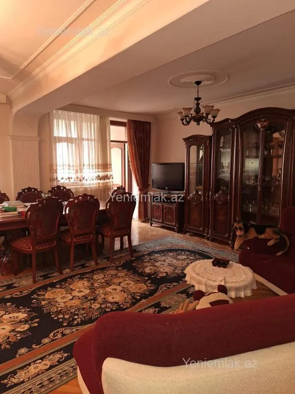 Satılır 5 otaqlı köhnə tikili 115 m²