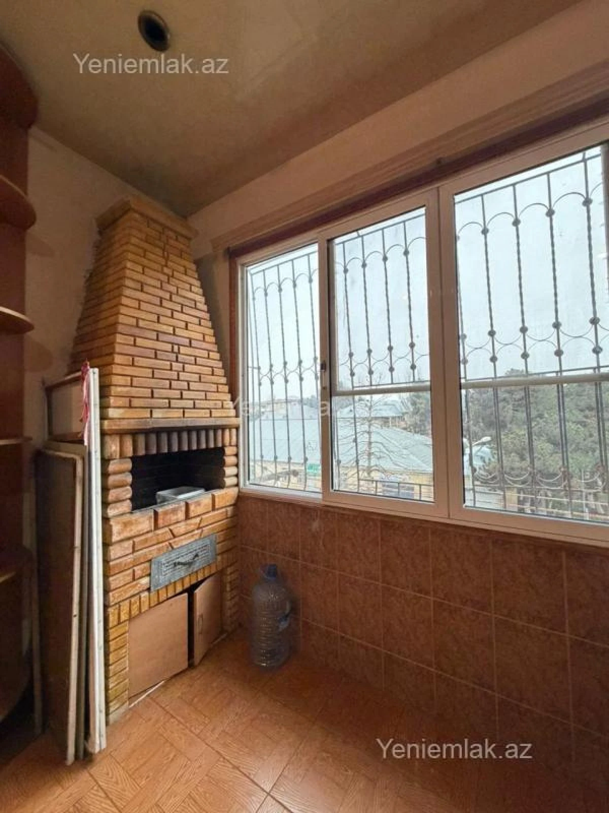 Satılır 3 otaqlı köhnə tikili 100 m²