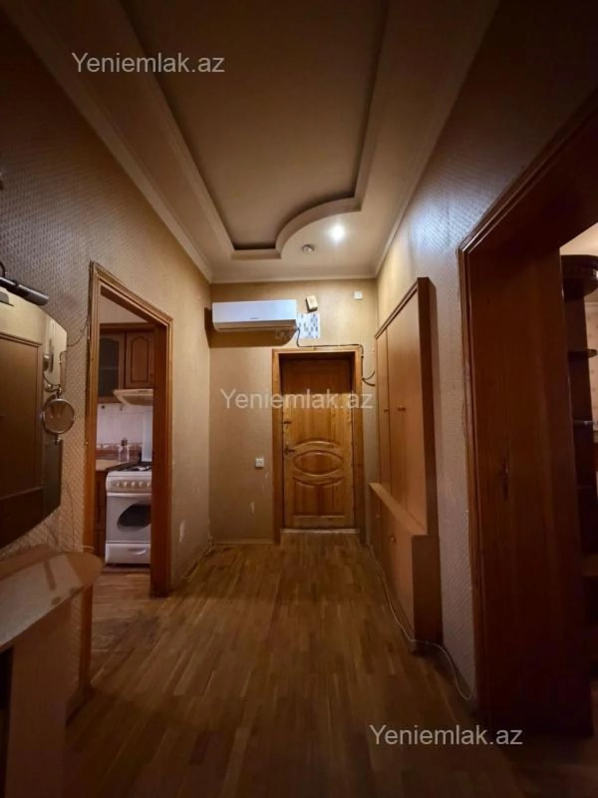 Satılır 3 otaqlı köhnə tikili 100 m²