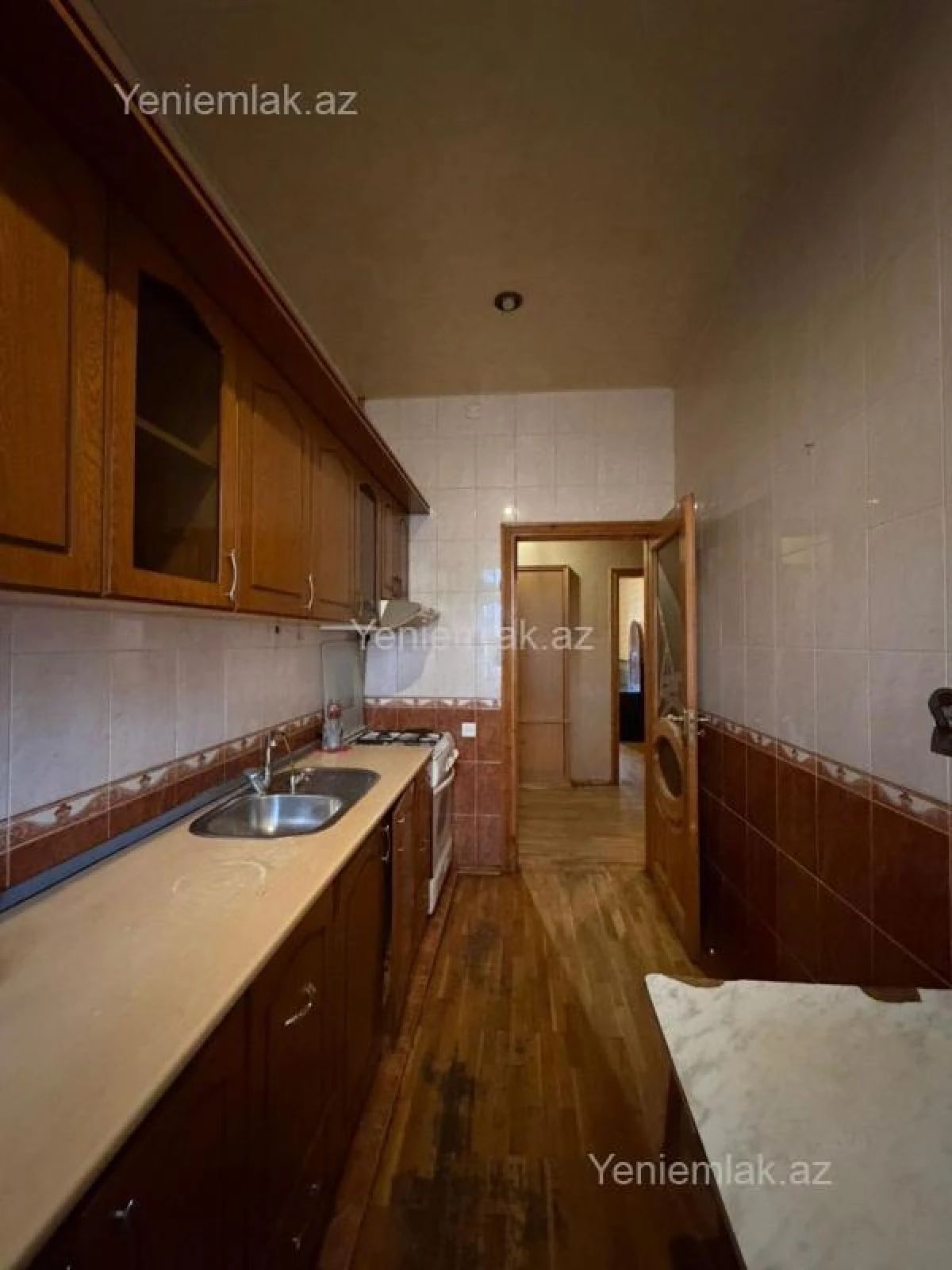 Satılır 3 otaqlı köhnə tikili 100 m²