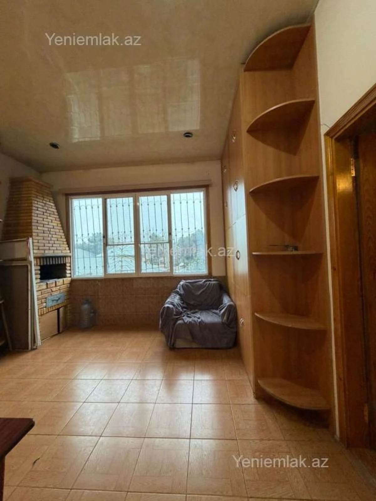 Satılır 3 otaqlı köhnə tikili 100 m²