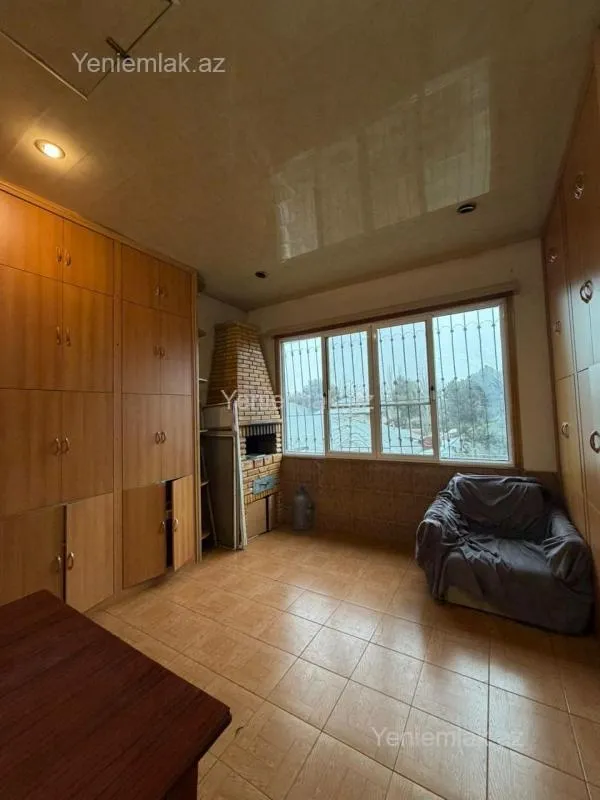 Satılır 3 otaqlı köhnə tikili 100 m²