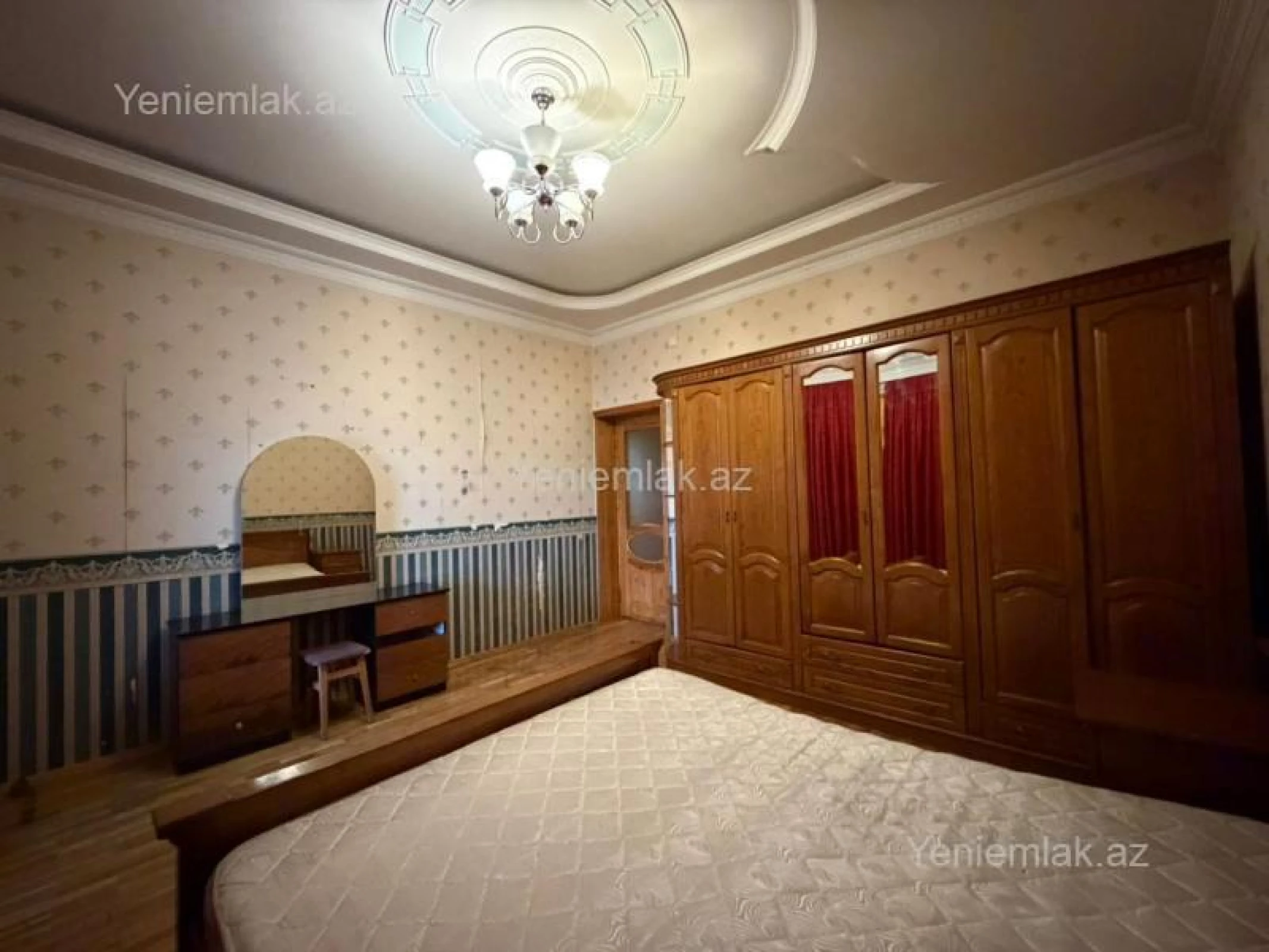 Satılır 3 otaqlı köhnə tikili 100 m²