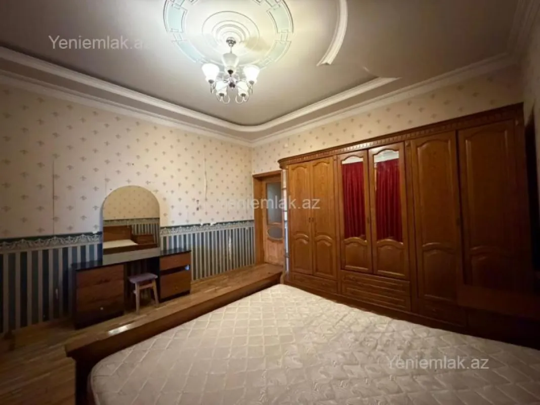 Satılır 3 otaqlı köhnə tikili 100 m²