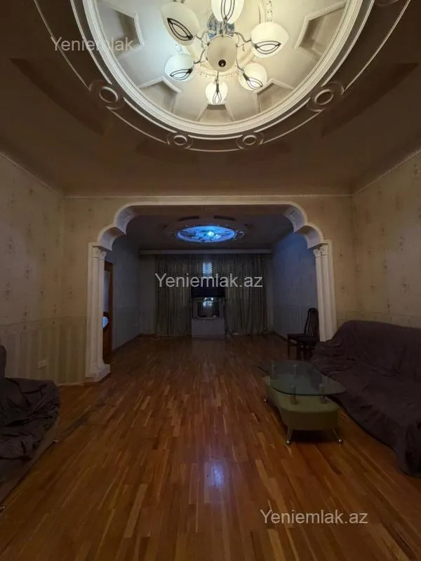 Satılır 3 otaqlı köhnə tikili 100 m²