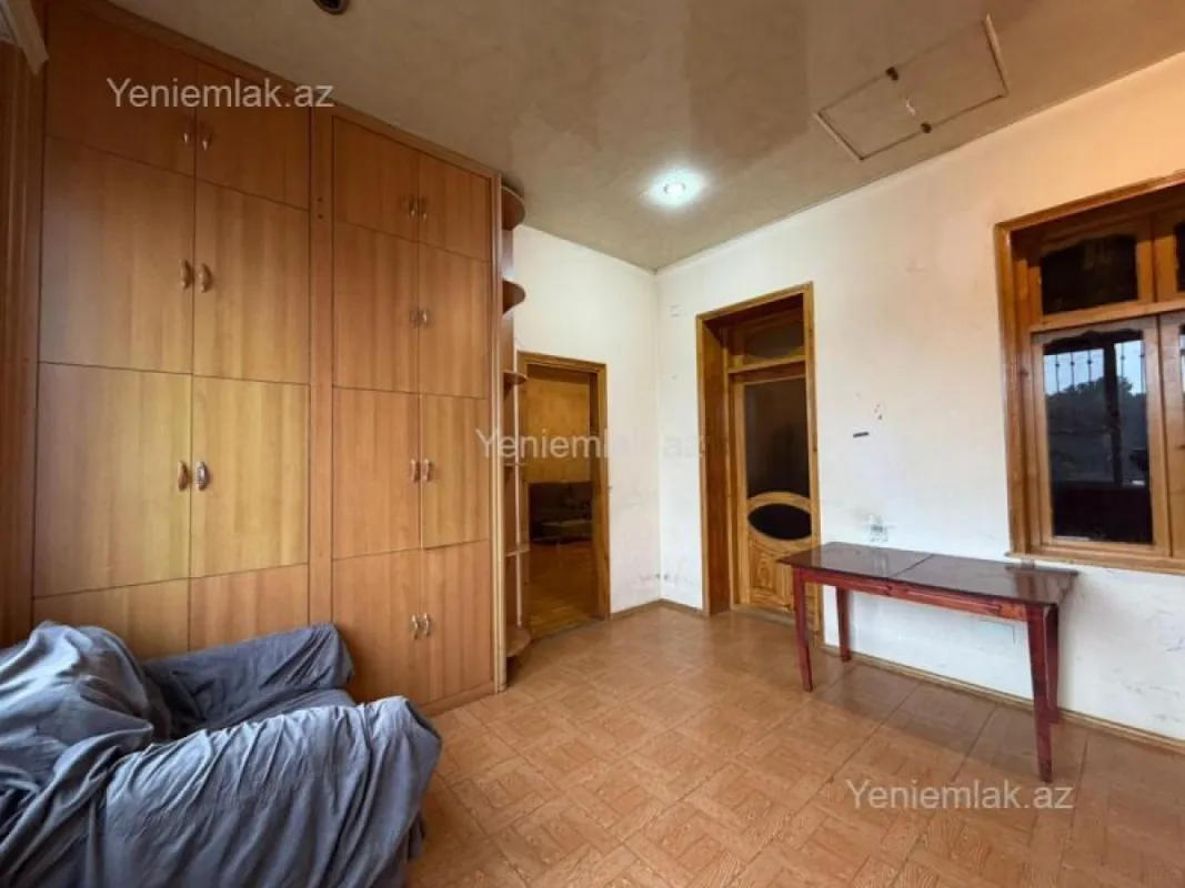 Satılır 3 otaqlı köhnə tikili 100 m²