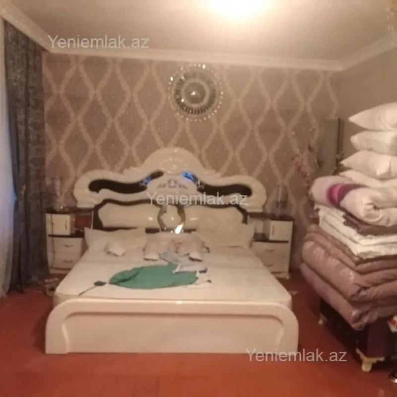 Satılır 6 otaqlı həyət evi 200 m²