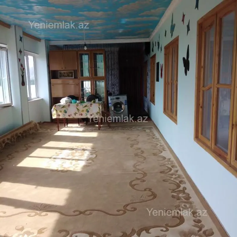 Satılır 6 otaqlı həyət evi 200 m²