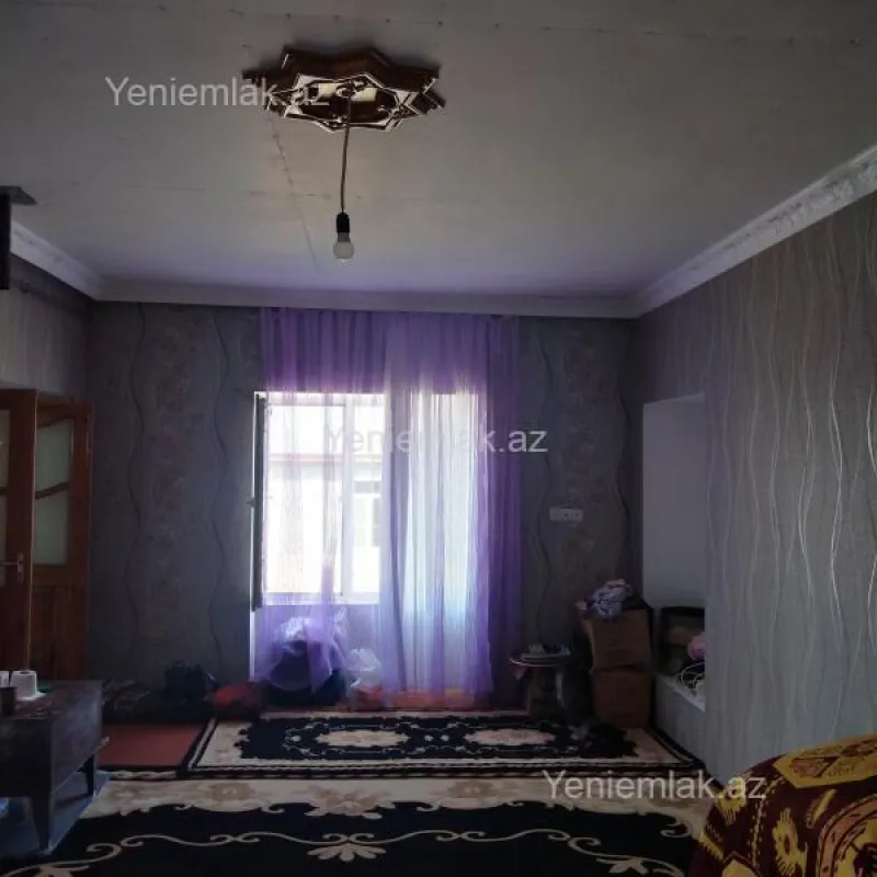 Satılır 6 otaqlı həyət evi 200 m²