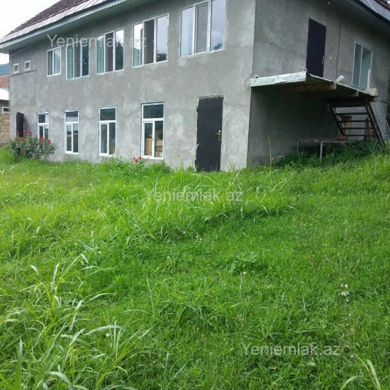 Satılır 6 otaqlı həyət evi 200 m²