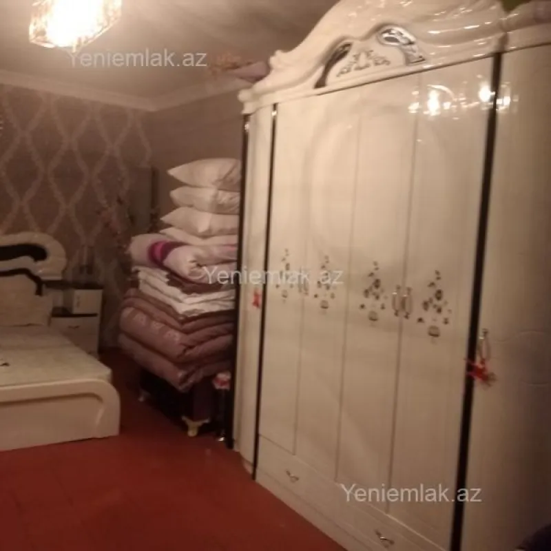 Satılır 6 otaqlı həyət evi 200 m²