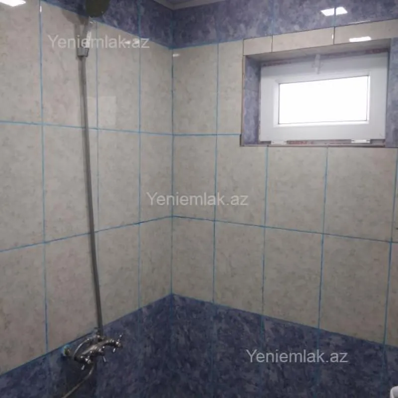 Satılır 6 otaqlı həyət evi 200 m²