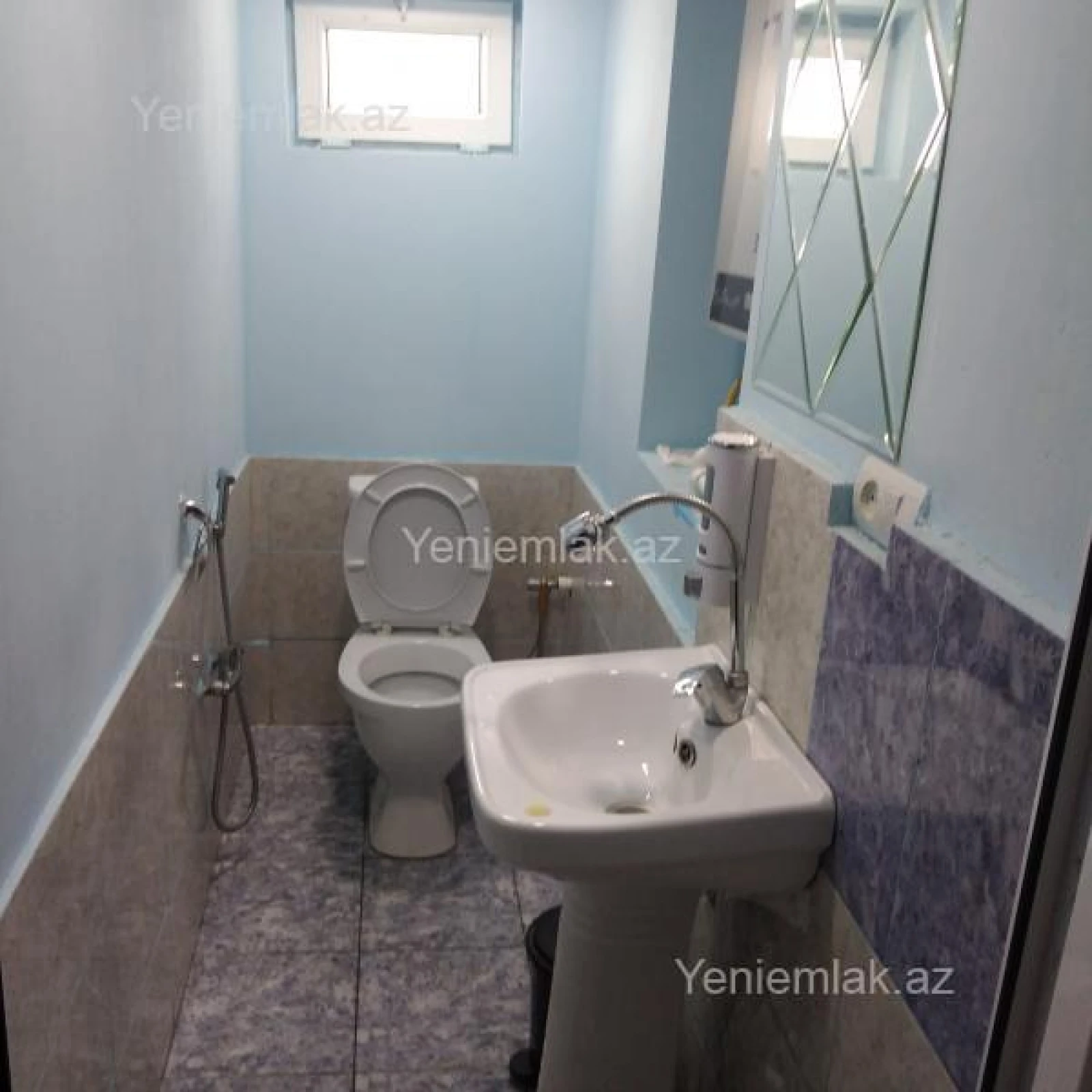 Satılır 6 otaqlı həyət evi 200 m²
