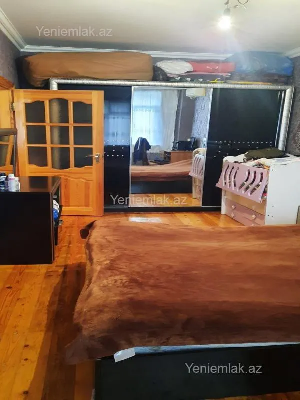 Satılır 4 otaqlı köhnə tikili 90 m²