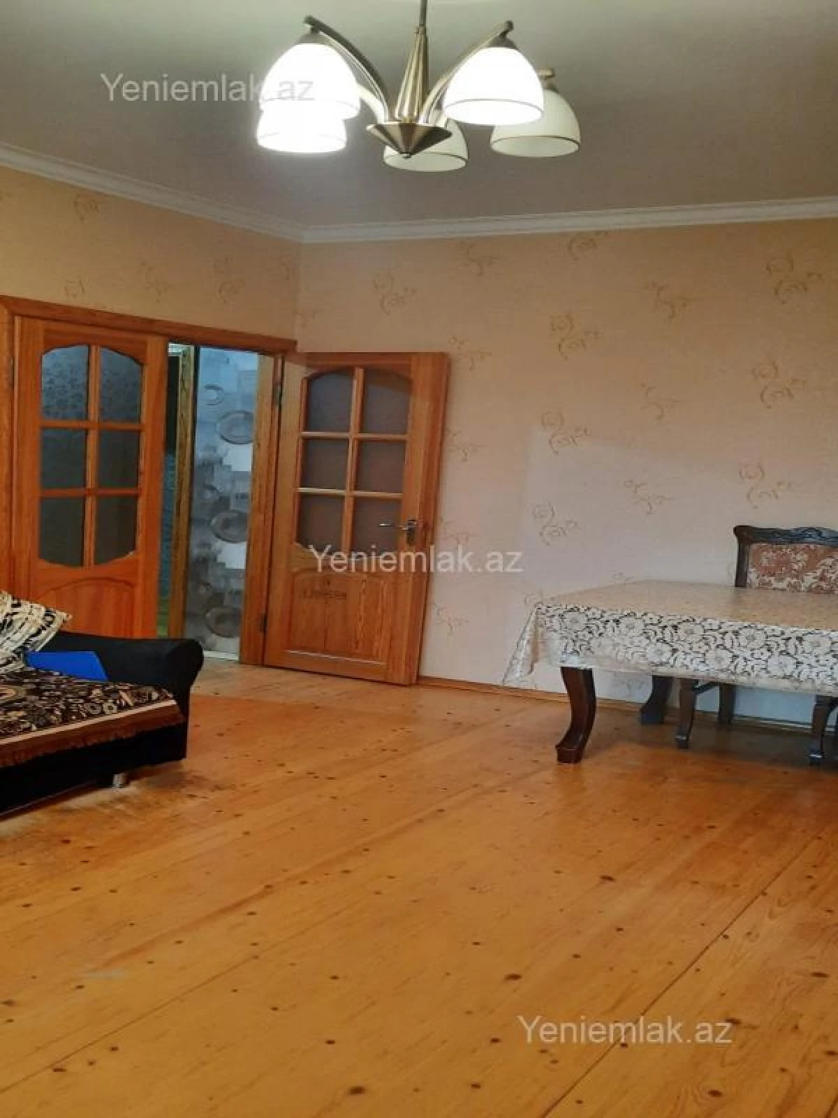 Satılır 4 otaqlı köhnə tikili 90 m²