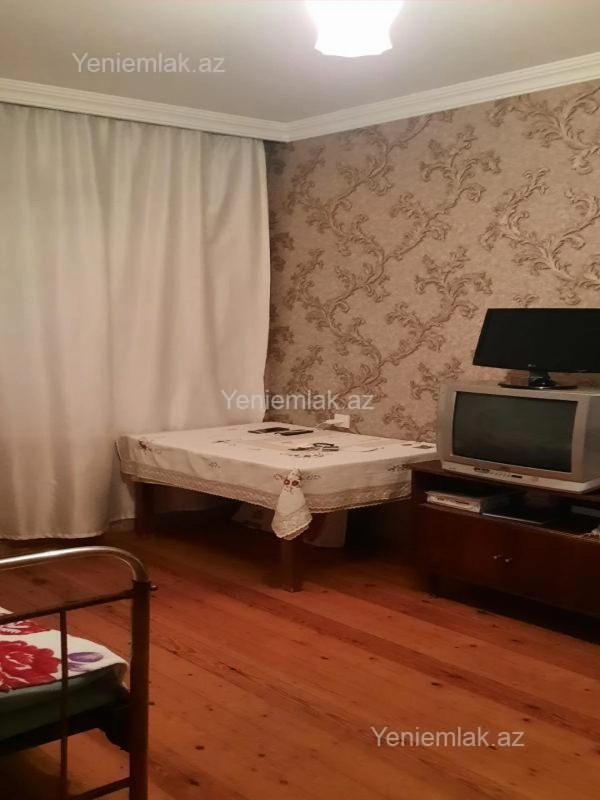 Satılır 4 otaqlı köhnə tikili 90 m²