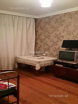 Satılır 4 otaqlı köhnə tikili 90 m²