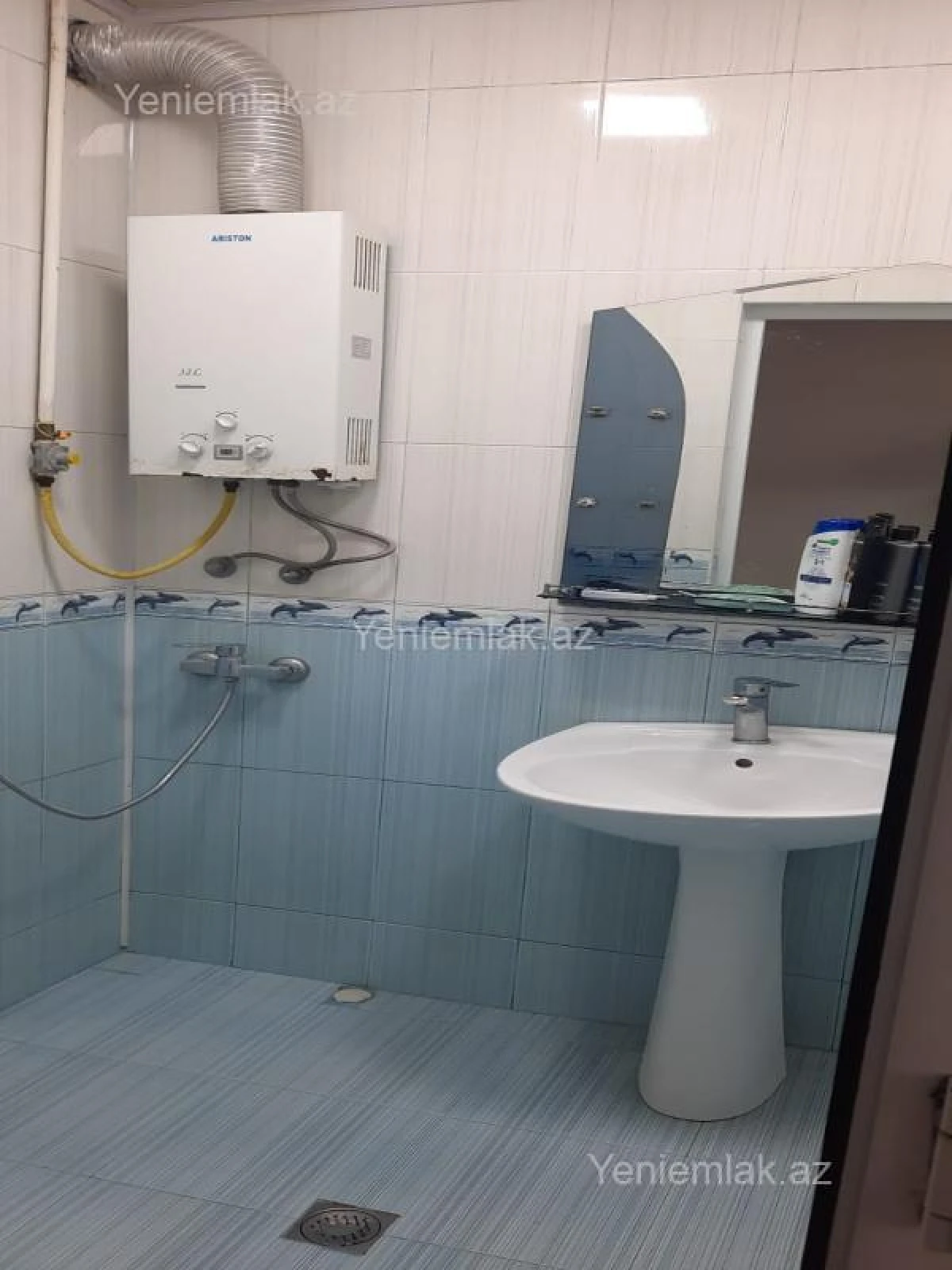 Satılır 4 otaqlı köhnə tikili 90 m²