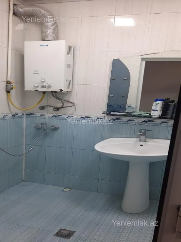 Satılır 4 otaqlı köhnə tikili 90 m²