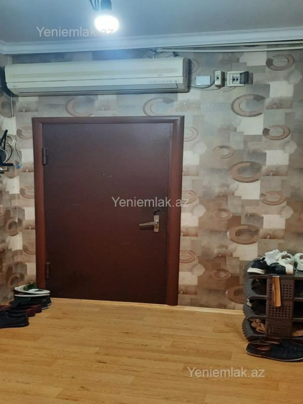 Satılır 4 otaqlı köhnə tikili 90 m²