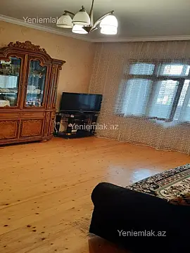 Satılır 4 otaqlı köhnə tikili 90 m²