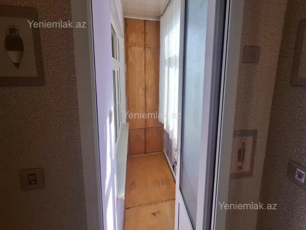 Satılır 2 otaqlı köhnə tikili 62 m²