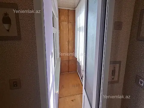 Satılır 2 otaqlı köhnə tikili 62 m²