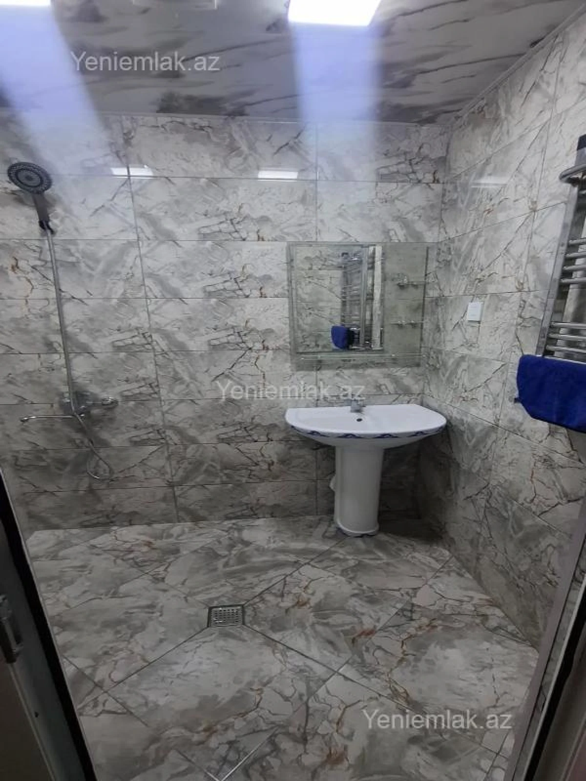 Satılır 2 otaqlı köhnə tikili 62 m²