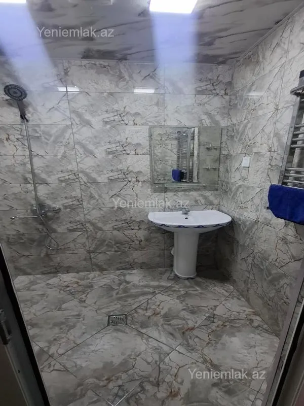 Satılır 2 otaqlı köhnə tikili 62 m²