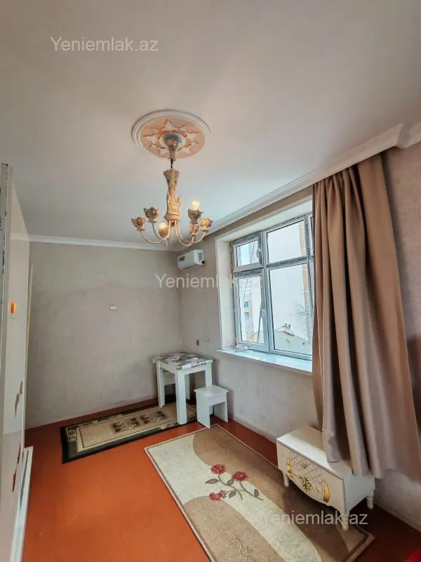 Satılır 1 otaqlı köhnə tikili 34 m²