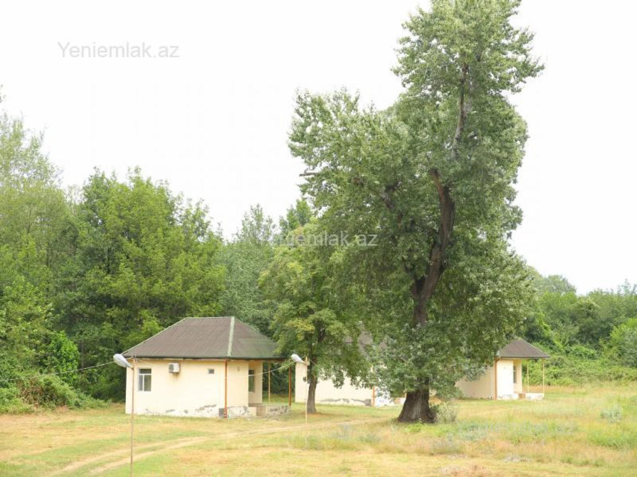 Satılır 10 otaqlı obyekt 500 m²