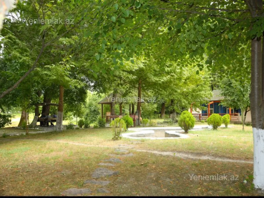 Satılır 10 otaqlı obyekt 500 m²