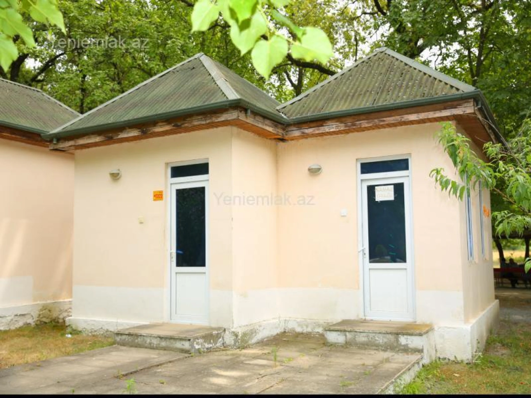 Satılır 10 otaqlı obyekt 500 m²