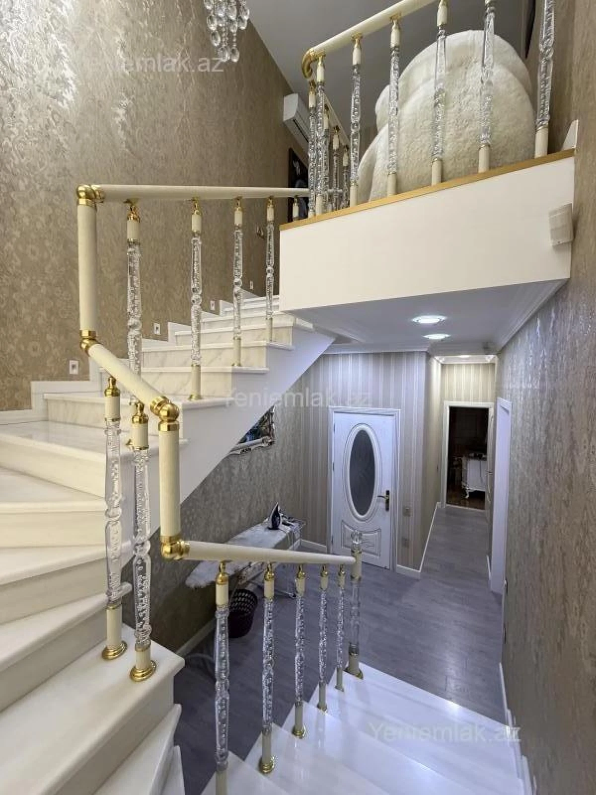 Satılır 5 otaqlı həyət evi 250 m²