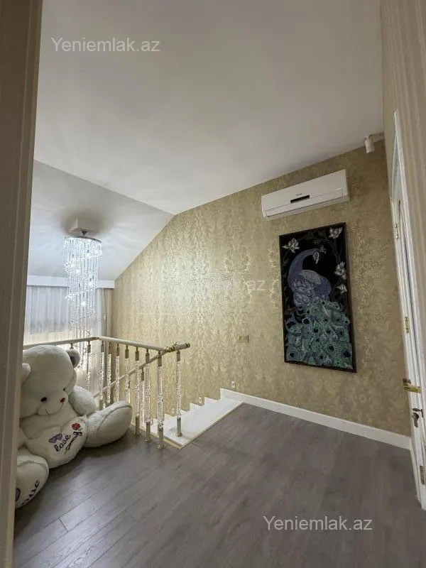 Satılır 5 otaqlı həyət evi 250 m²