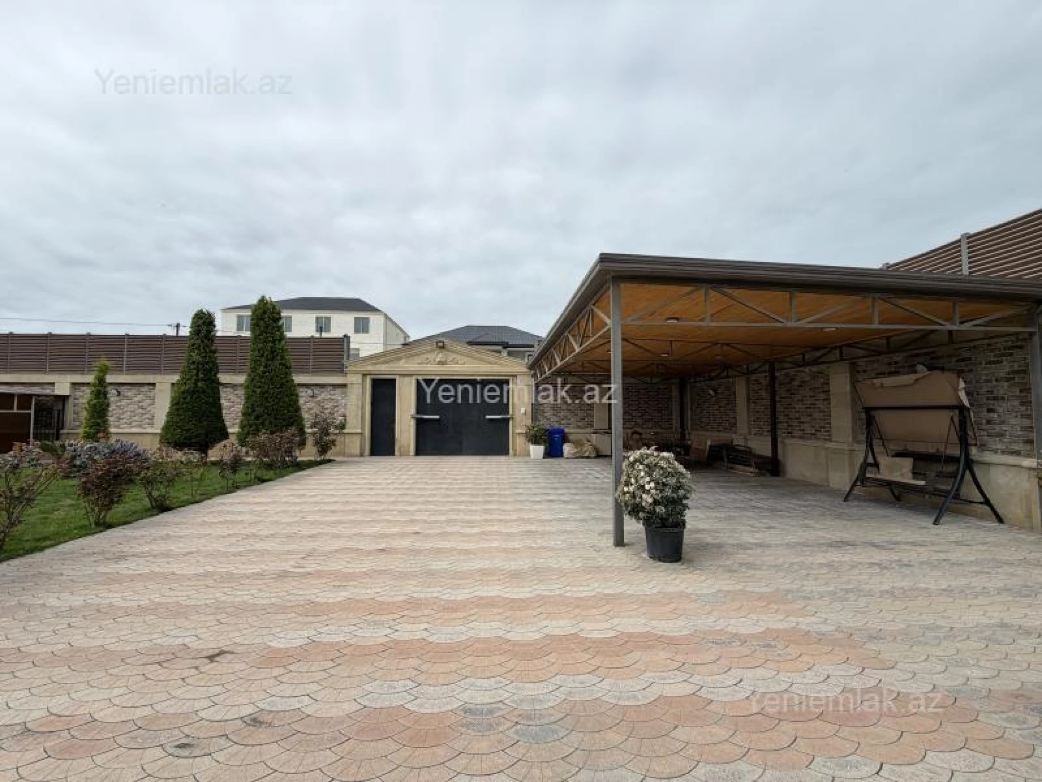 Satılır 5 otaqlı həyət evi 250 m²