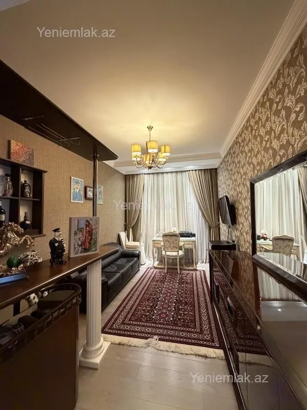 Satılır 5 otaqlı həyət evi 250 m²