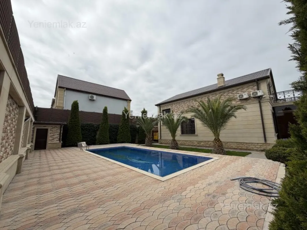 Satılır 5 otaqlı həyət evi 250 m²