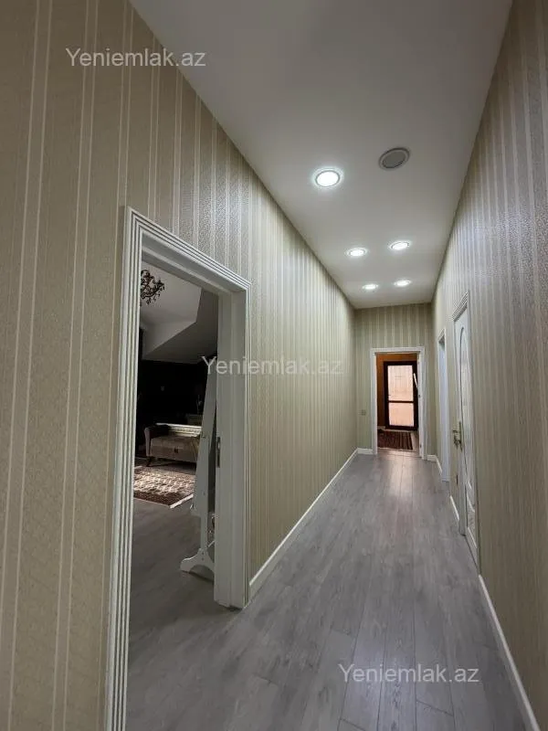 Satılır 5 otaqlı həyət evi 250 m²