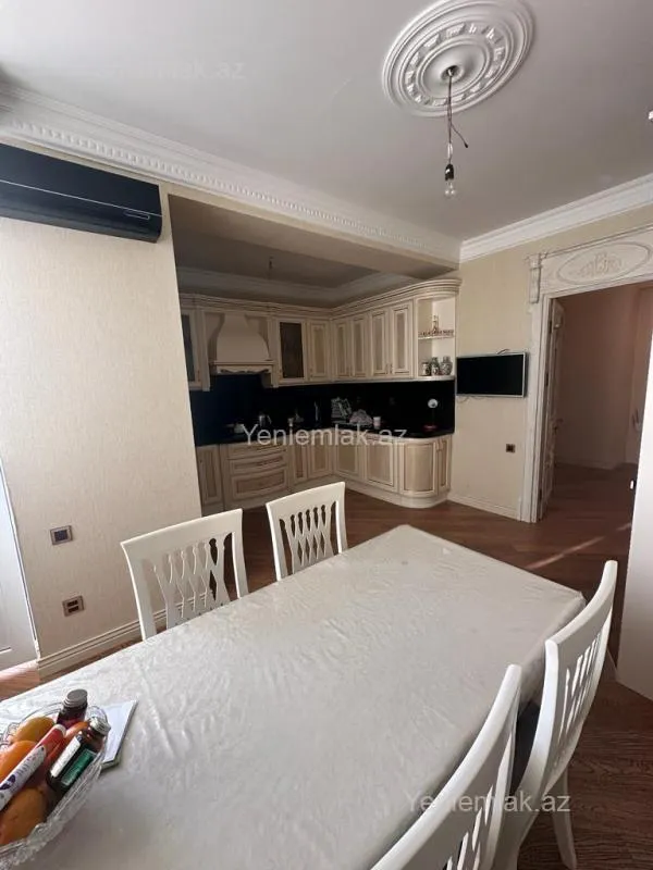 Satılır 5 otaqlı yeni tikili 205 m²