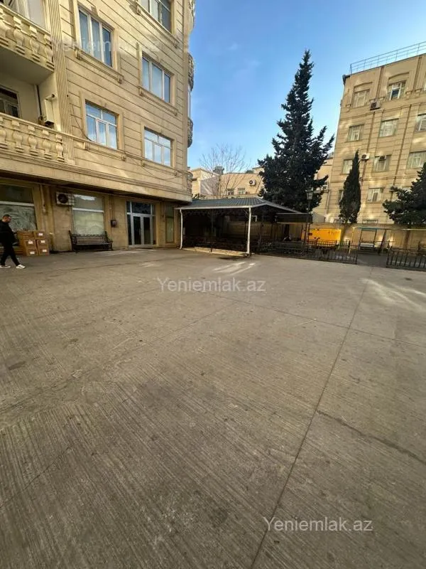 Satılır 5 otaqlı yeni tikili 205 m²