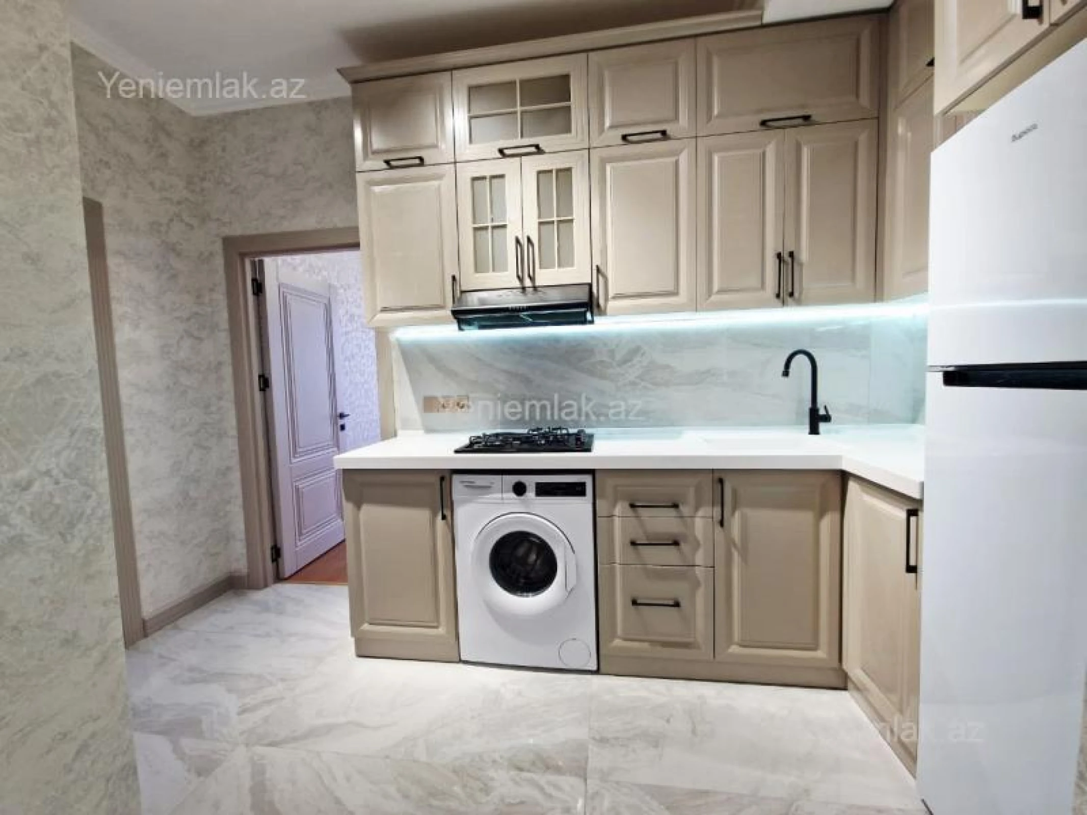 Satılır 3 otaqlı yeni tikili 77 m²