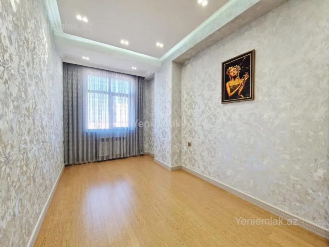 Satılır 3 otaqlı yeni tikili 77 m²