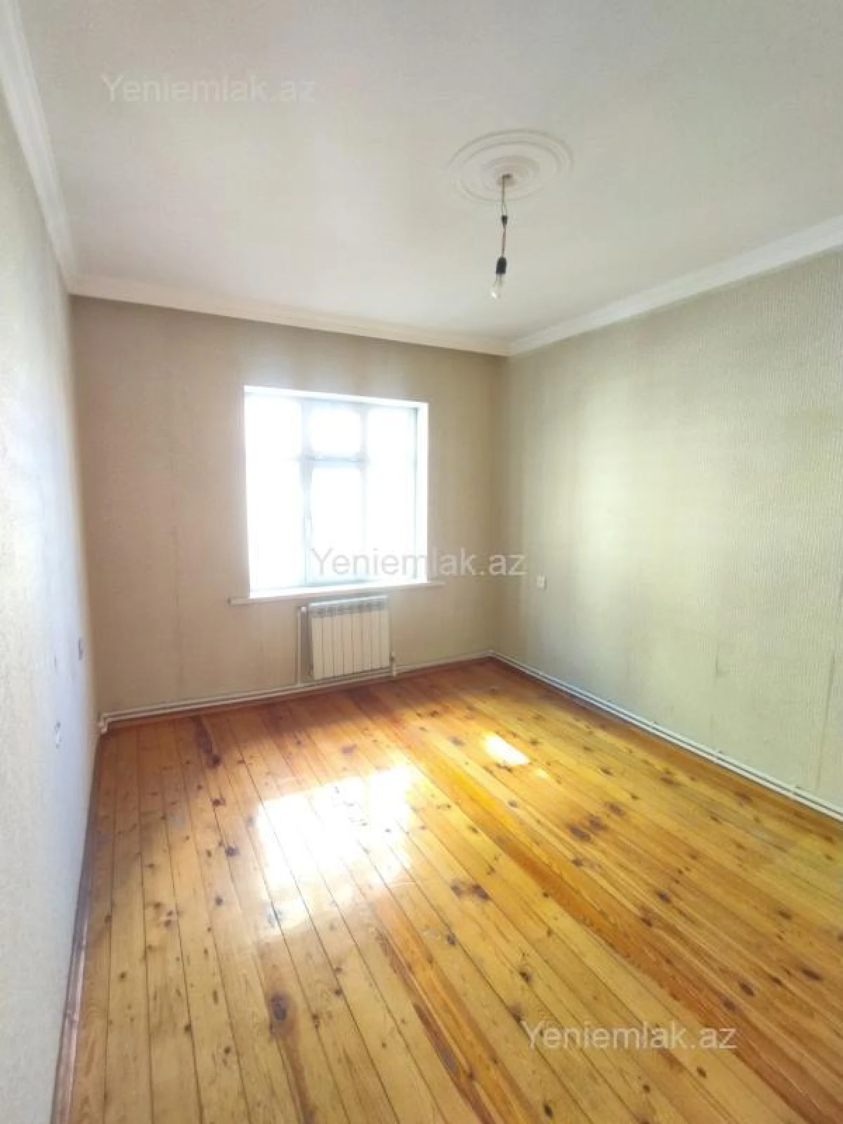 Satılır 2 otaqlı köhnə tikili 55 m²