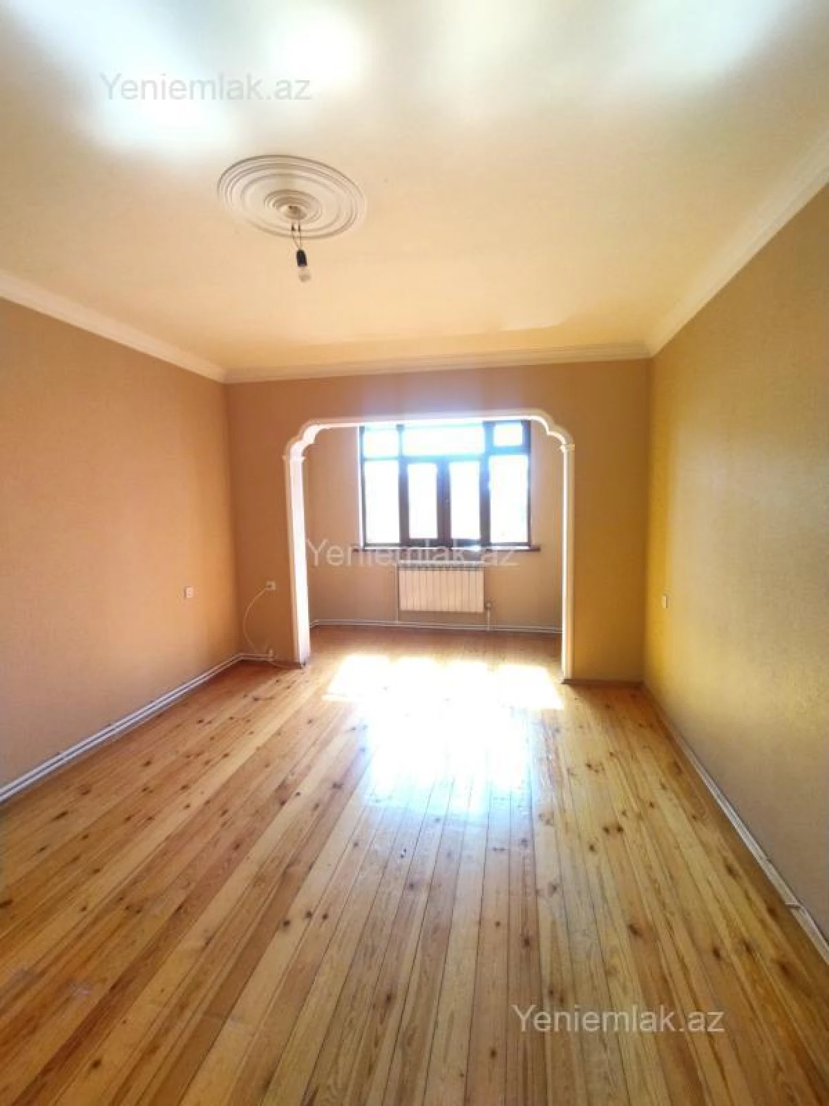 Satılır 2 otaqlı köhnə tikili 55 m²