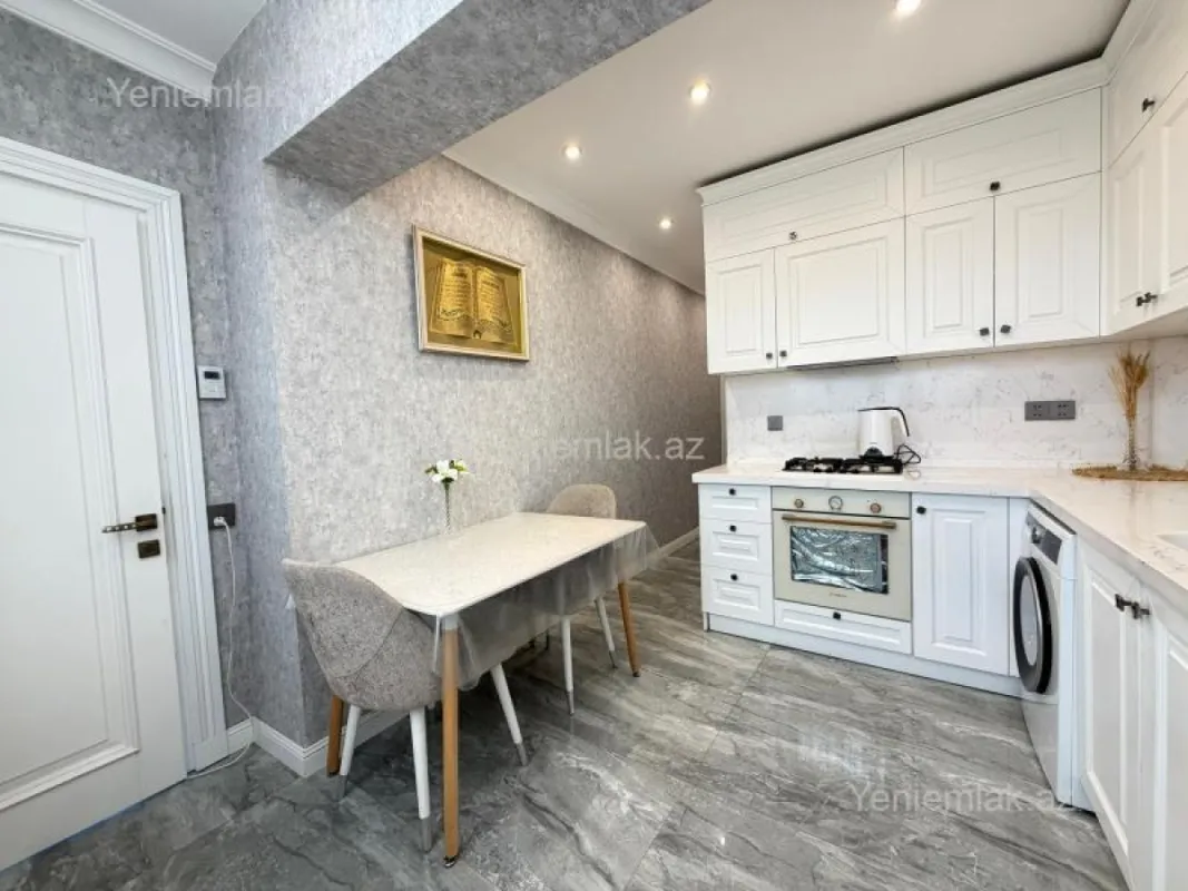 Satılır 3 otaqlı köhnə tikili 81 m²