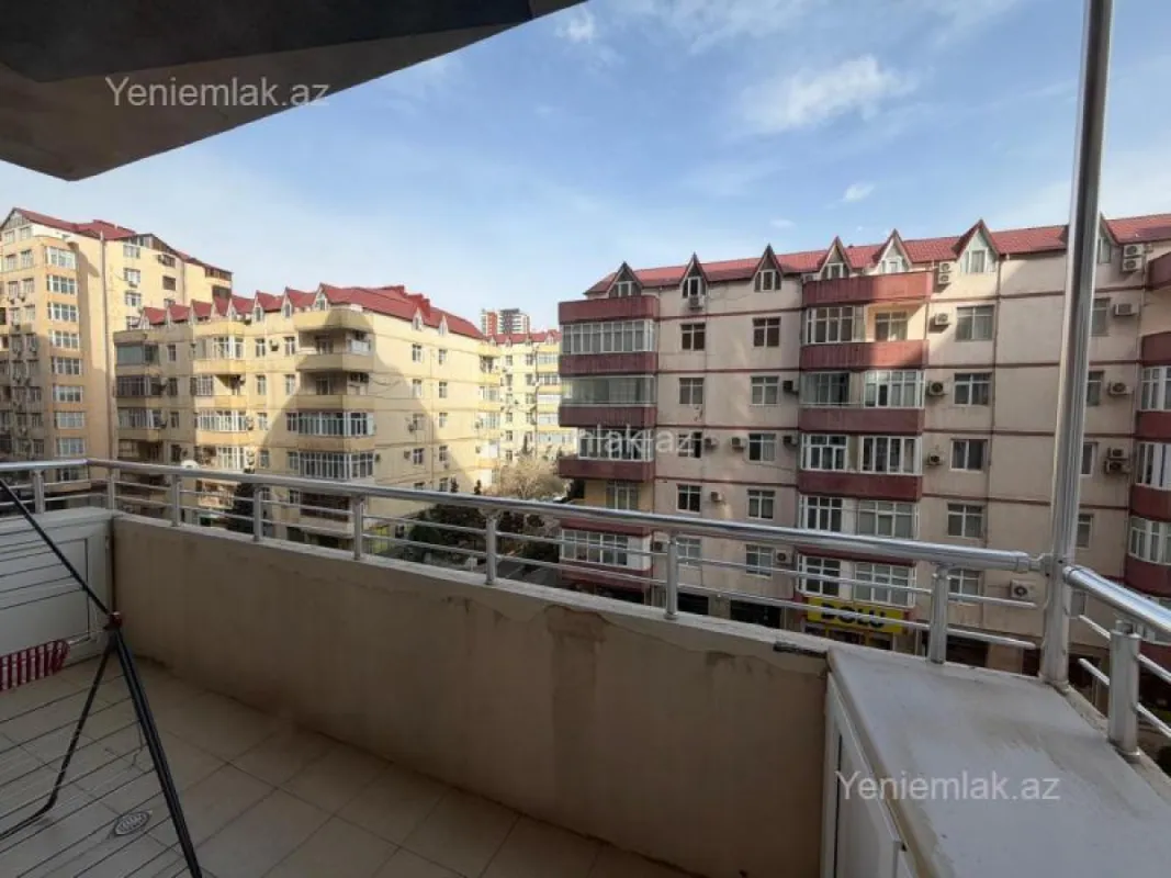 Satılır 3 otaqlı yeni tikili 130 m²