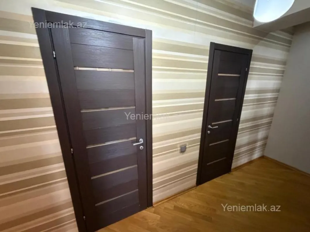 Satılır 3 otaqlı yeni tikili 130 m²