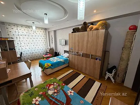 Satılır 3 otaqlı yeni tikili 130 m²