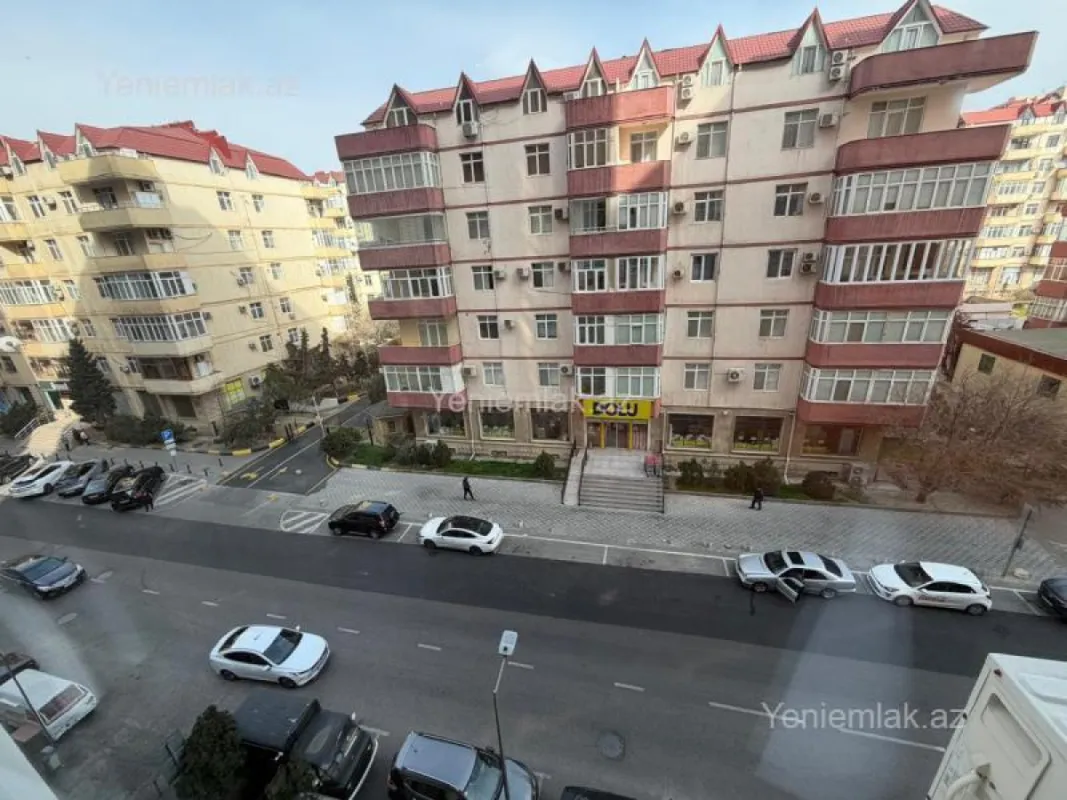 Satılır 3 otaqlı yeni tikili 130 m²
